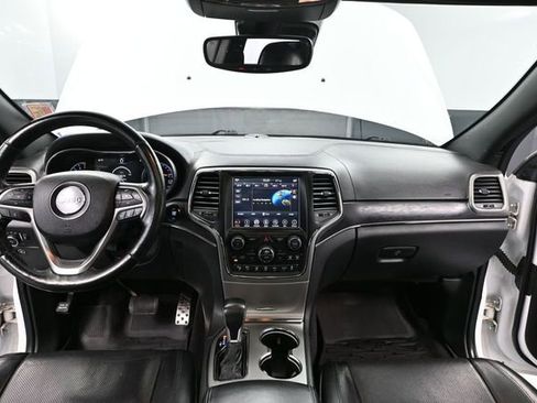 Used 2018 Jeep Grand Cherokee Overland AWD/4WD image 29