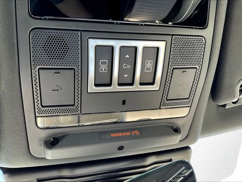 Used 2023 Land Rover Discovery HSE R-Dynamic image 38