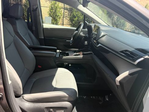 Used 2022 Toyota Sienna XLE FWD image 20