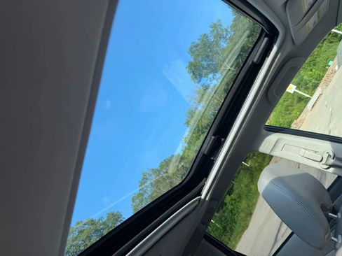 Used 2010 Subaru Forester 2.5XT Limited image 18