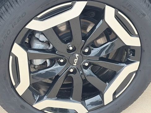 Used 2025 Kia Telluride S image 11