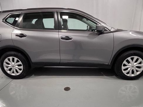 Used 2018 Nissan Rogue S AWD/4WD image 5