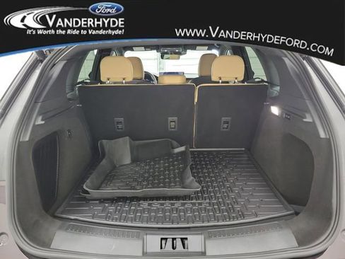 Used 2023 Lincoln Corsair Reserve w/ Equipment Group 201A image 6