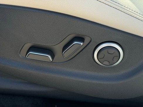 New 2026 Genesis GV70 2.5T Select AWD/4WD image 28