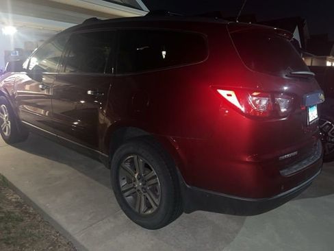 Used 2017 Chevrolet Traverse LT image 6