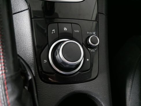 Used 2015 MAZDA MAZDA3 i Touring image 29
