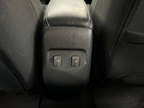 Used 2021 Nissan Kicks SV FWD image 29