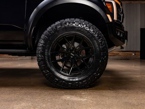 Used 2025 Ford F150 Raptor AWD/4WD image 12