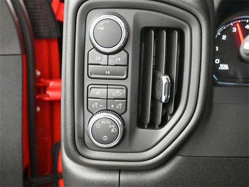 Used 2025 GMC Sierra 2500 Pro image 11