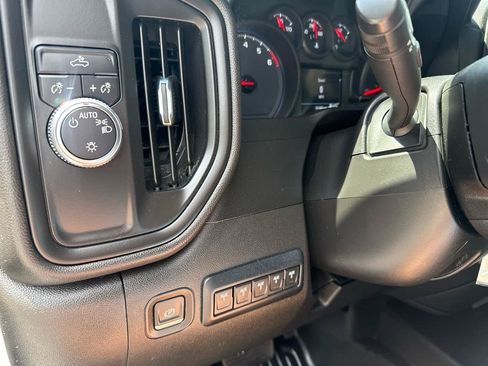 Used 2022 GMC Sierra 2500 Pro w/ Convenience Package RWD image 13
