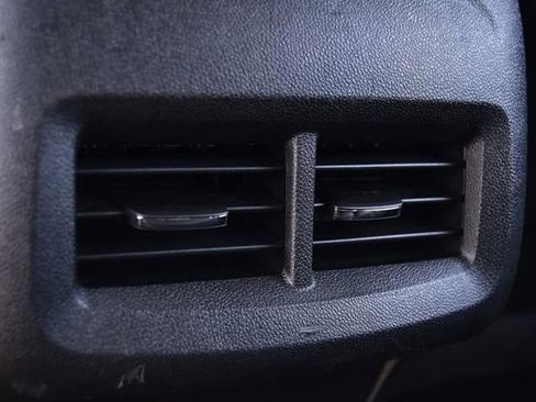 Used 2019 Chevrolet Equinox Premier image 23