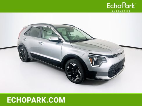 Used 2023 Kia Niro Wind w/ Wind Preserve Package FWD image 1