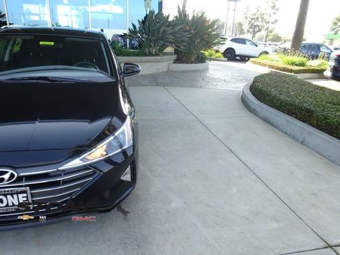 Used 2019 Hyundai Elantra SE w/ Cargo Package FWD image 33