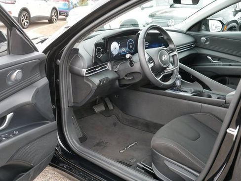 Used 2024 Hyundai Elantra SEL w/ Convenience Package FWD image 12