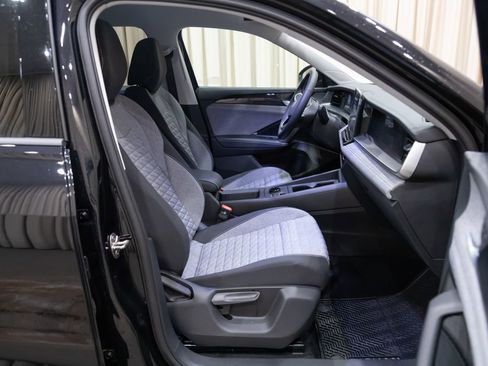 New 2026 Volkswagen Tiguan S image 10