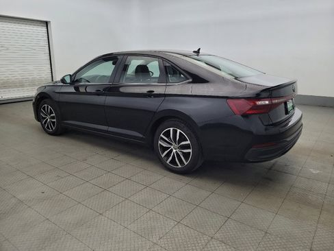 Used 2025 Volkswagen Jetta SE image 3