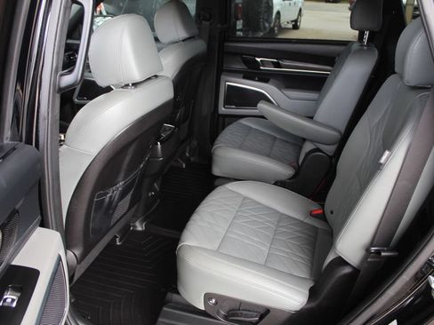 Used 2023 Kia Telluride SX X-Line AWD/4WD image 16