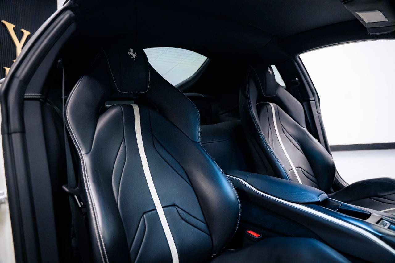 Used 2018 Ferrari 812 Superfast RWD image 34