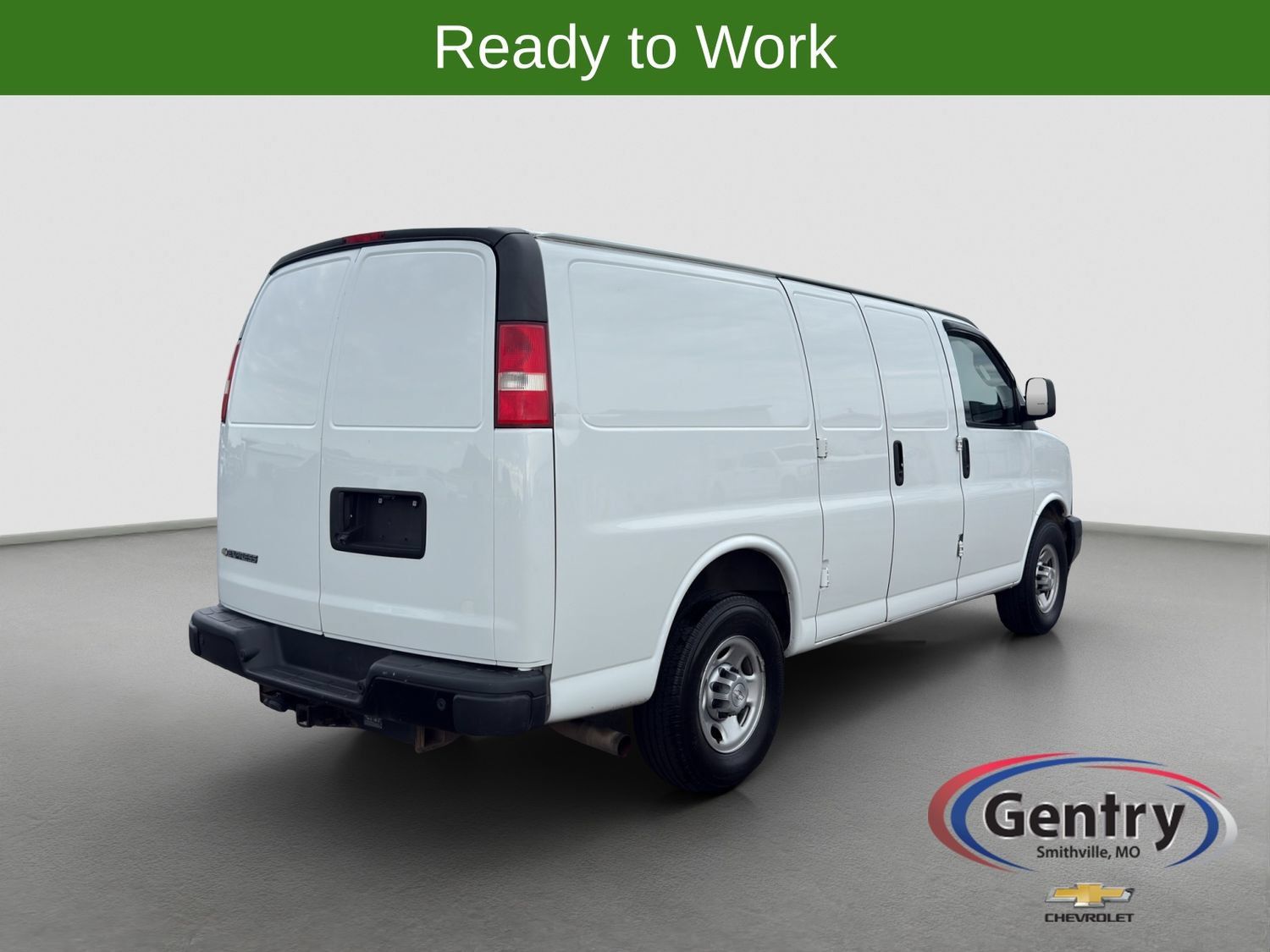 Used 2018 Chevrolet Express 2500 w/ Driver Convenience Package RWD image 6