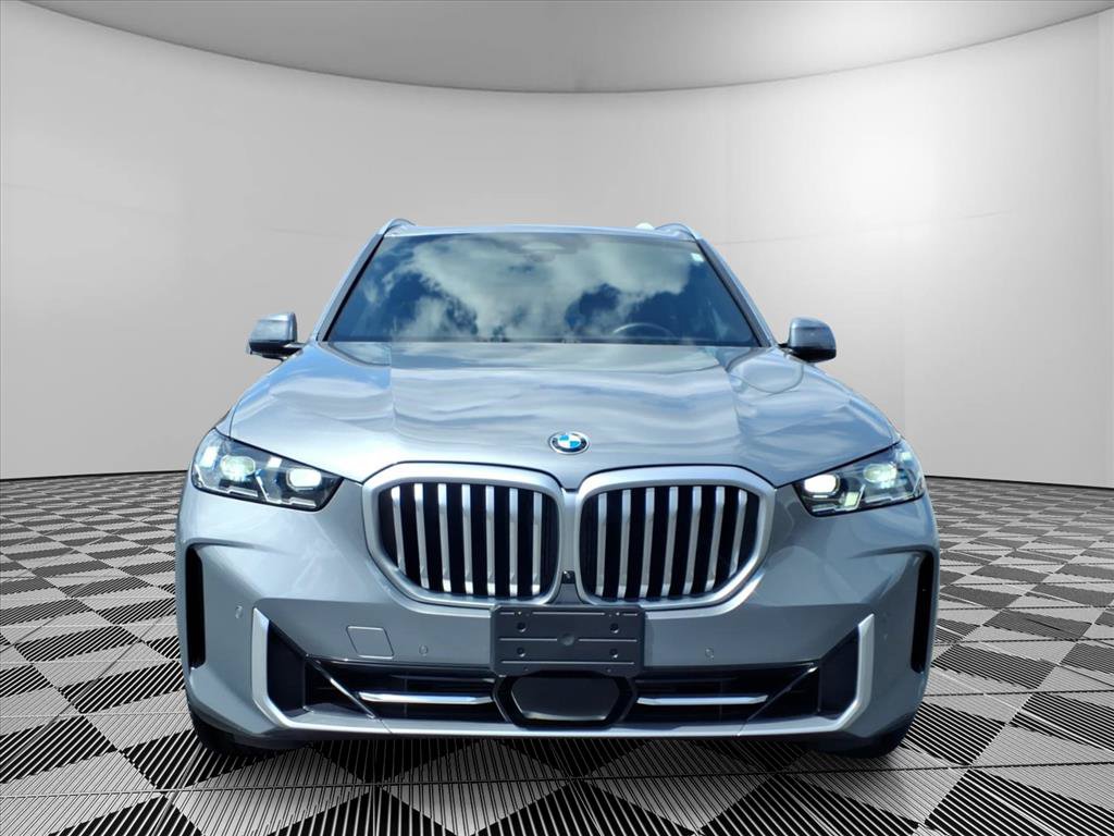 Used 2024 BMW X5 xDrive40i w/ Premium Package AWD/4WD image 2