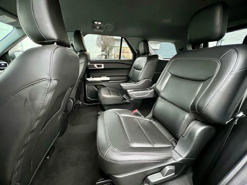 Used 2022 Ford Explorer XLT w/ Equipment Group 202A image 24