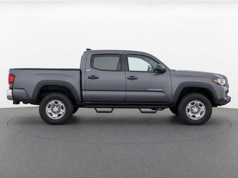 Used 2020 Toyota Tacoma SR5 RWD image 2