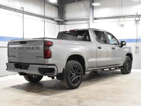 Used 2023 Chevrolet Silverado 1500 Custom image 25