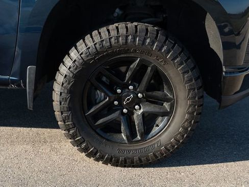Used 2021 Chevrolet Silverado 1500 LT Trail Boss w/ Bed Protection Package AWD/4WD image 11