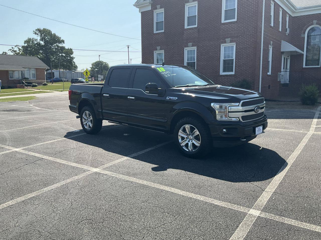 Used 2018 Ford F150 Platinum w/ Equipment Group 701A Luxury AWD/4WD image 2