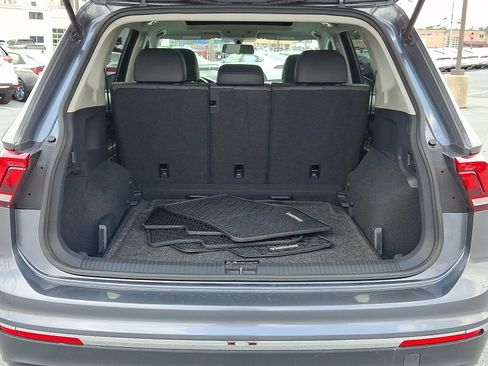 Used 2020 Volkswagen Tiguan SE w/ Panoramic Sunroof Package AWD/4WD image 31