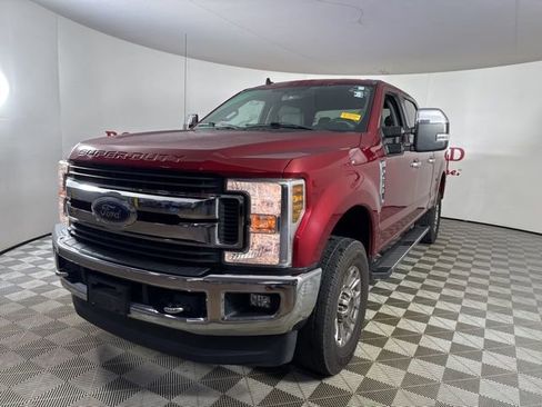 Used 2019 Ford F250 XLT w/ XLT Premium Package image 4
