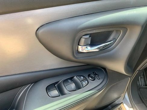 Used 2021 Nissan Murano S FWD image 18