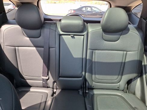 Certified 2025 Hyundai Tucson Limited AWD/4WD image 19