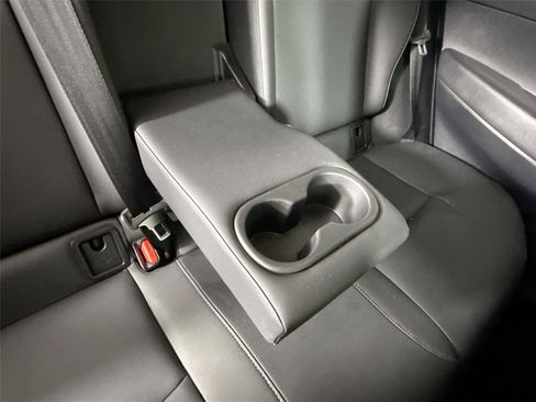 Certified 2025 Toyota Corolla Cross XLE FWD image 34