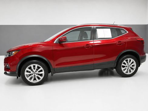 Used 2020 Nissan Rogue Sport SV w/ All-Weather Package AWD/4WD image 2