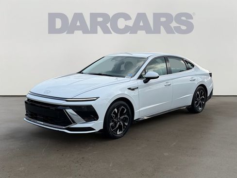 Used 2024 Hyundai Sonata SEL FWD image 2