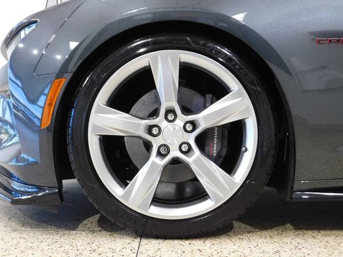 Used 2018 Chevrolet Camaro SS RWD image 22