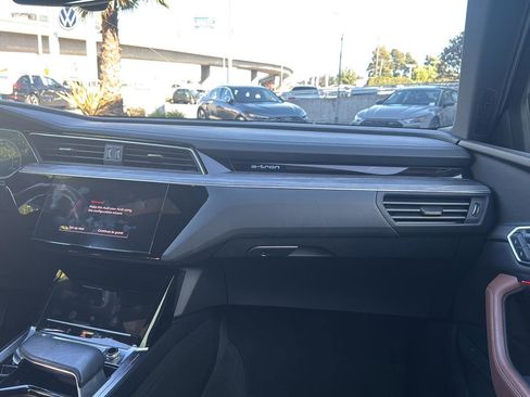 Used 2023 Audi e-tron Chronos w/ Chronos Package image 11