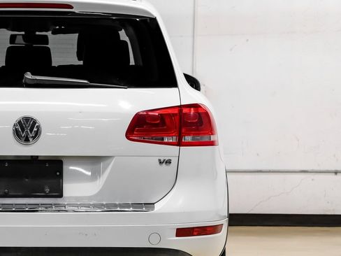 Used 2014 Volkswagen Touareg VR6 AWD/4WD image 56