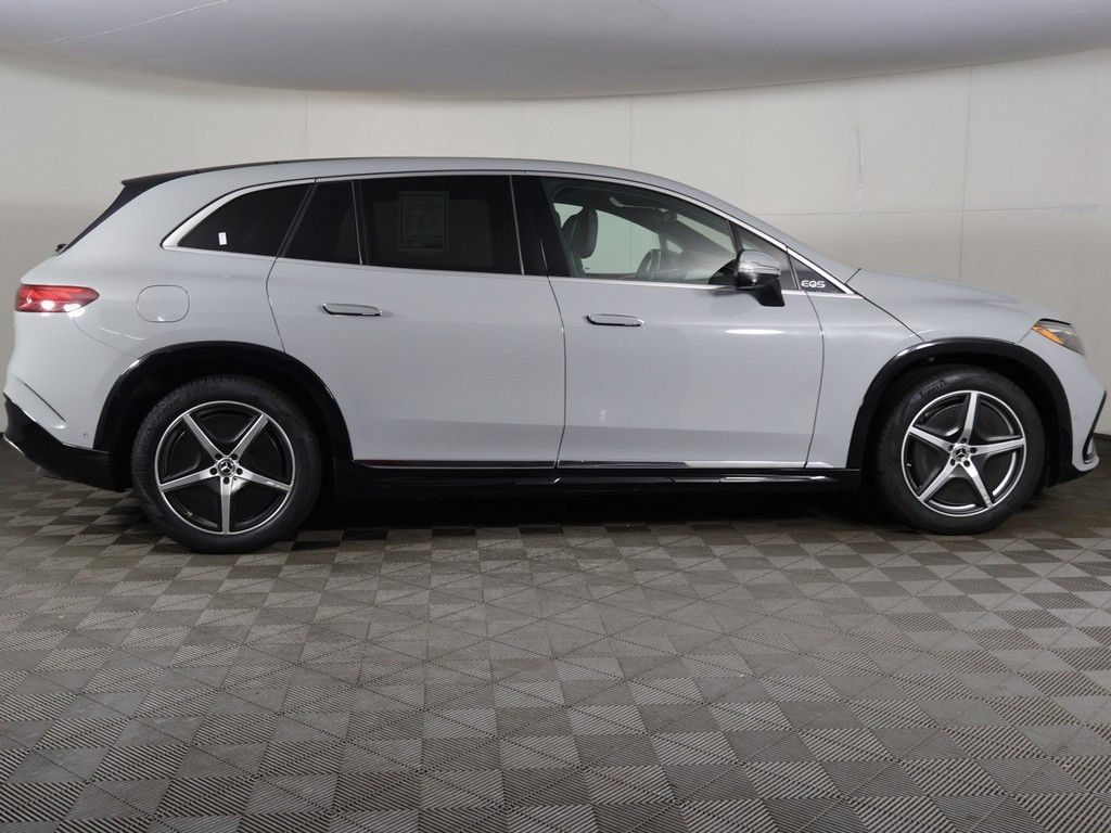 Used 2023 Mercedes-Benz EQS 580 4MATIC SUV image 21