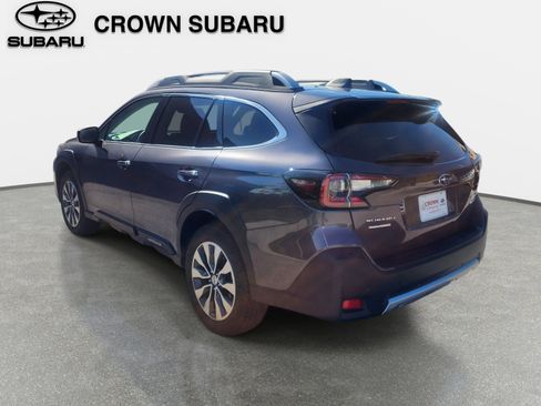 Used 2025 Subaru Outback Touring AWD/4WD image 3