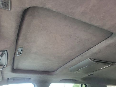 Used 2019 Cadillac Escalade Platinum image 11