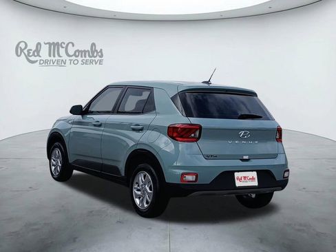 New 2026 Hyundai Venue SE image 3