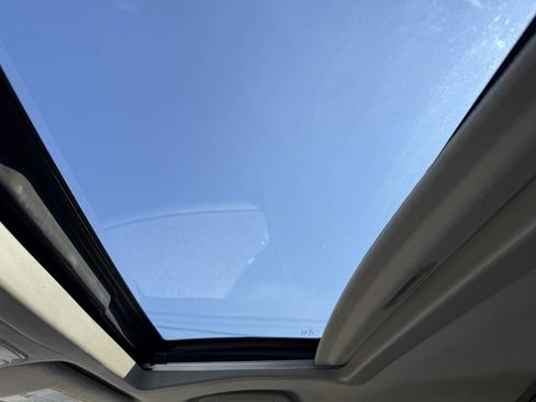 Used 2012 Toyota Sienna XLE image 20