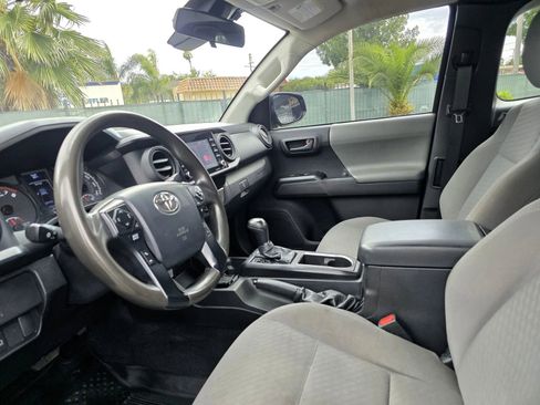 Used 2020 Toyota Tacoma SR RWD image 5