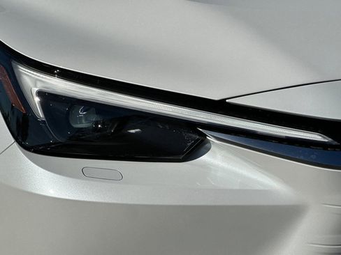 New 2026 Lexus TX 500h AWD image 10