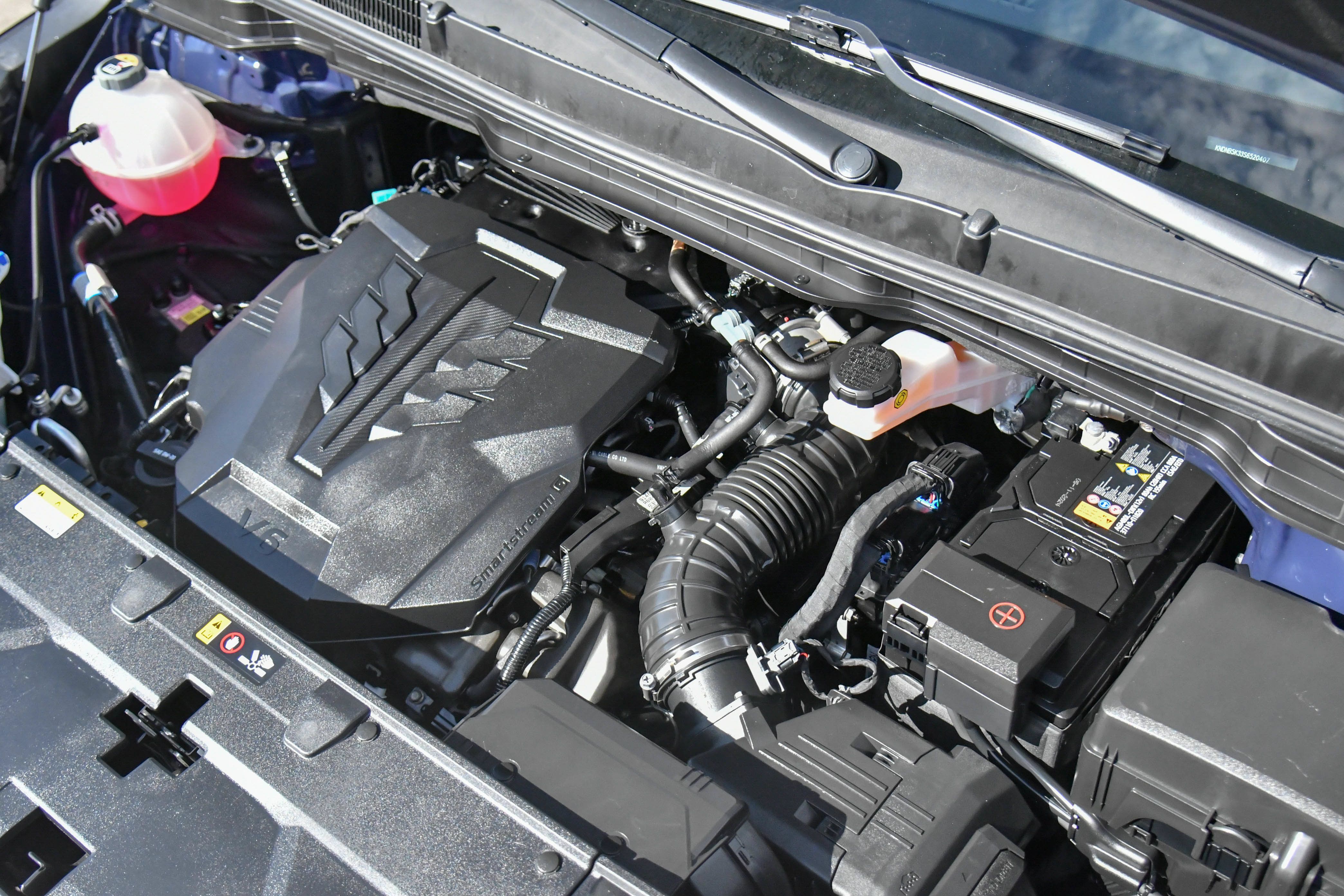 Used 2025 Kia Carnival FWD image 52