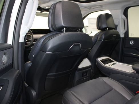 New 2025 Lincoln Navigator Reserve image 28