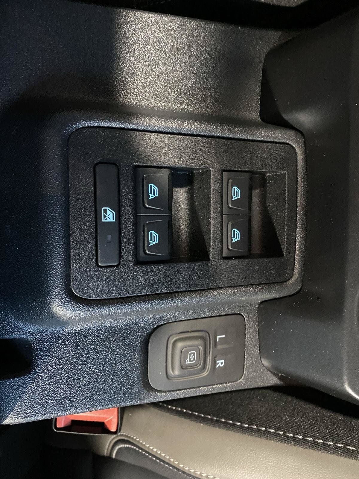 Used 2025 Ford Bronco Outer Banks AWD/4WD image 32