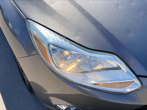 Used 2014 Ford Focus SE w/ SE Sport Package image 26